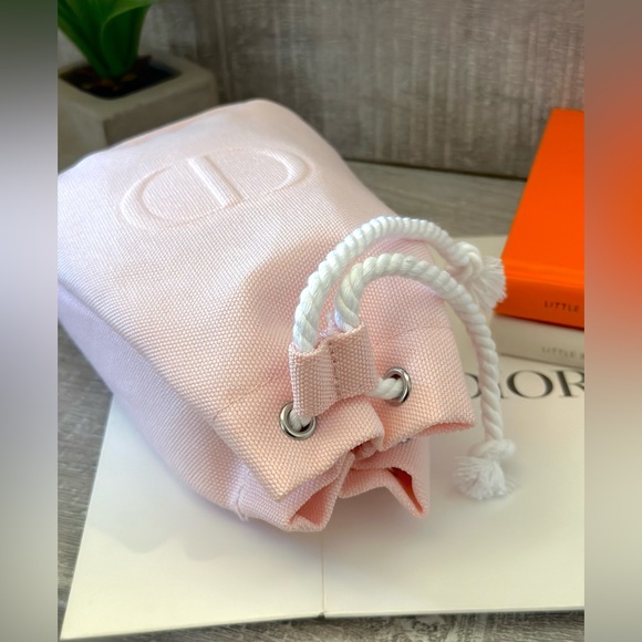 Christian Dior Pouch Drawstring Bag with freebies 🛍️🎁 - Picture 4 of 8